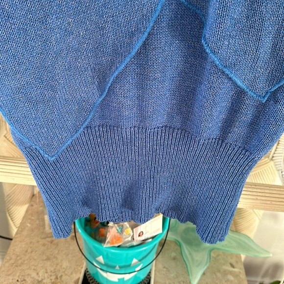 Vintage blue sleeve less top - Picture 3 of 5